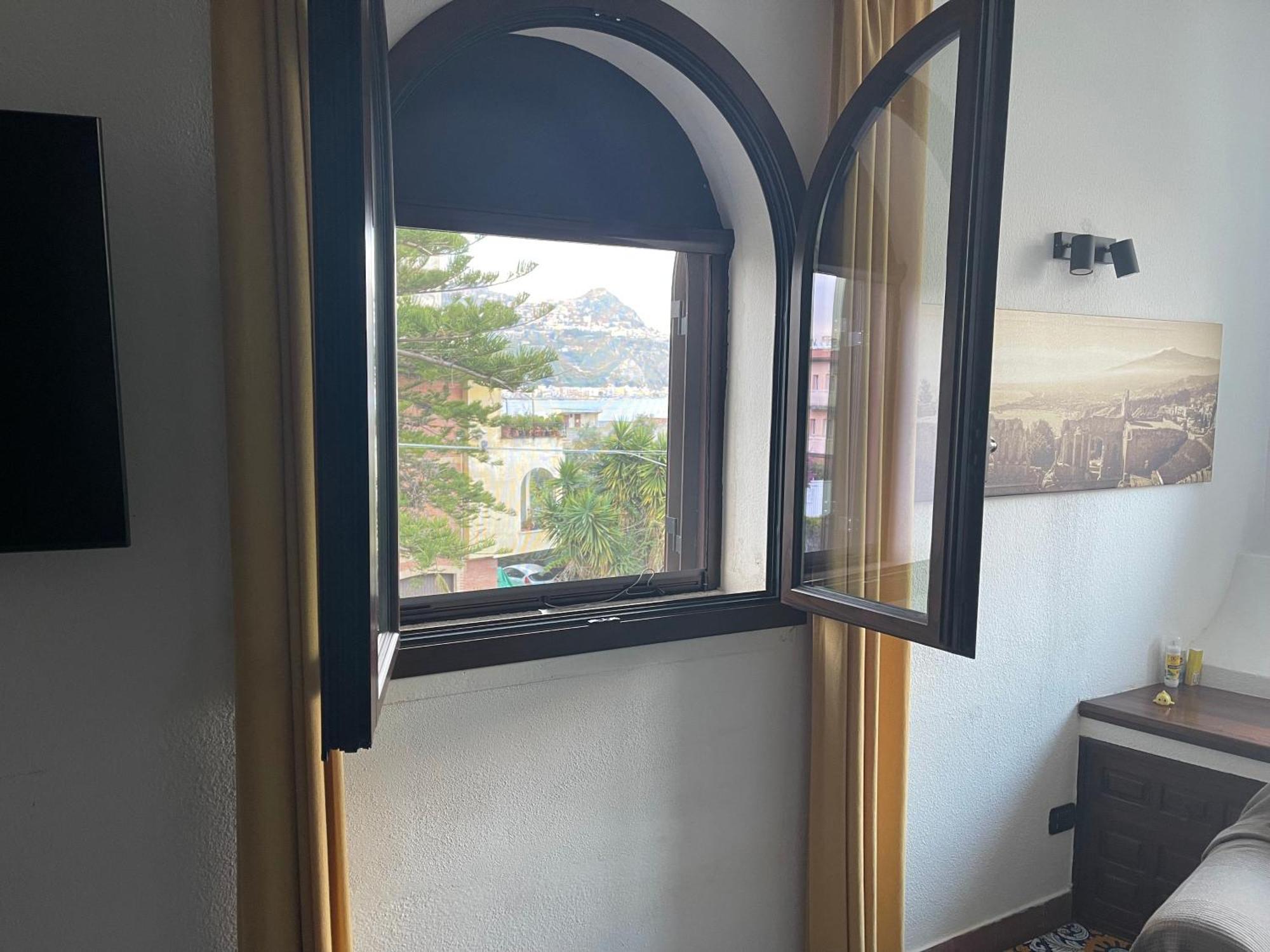 John Sea Suites Giardini-Naxos Exterior foto